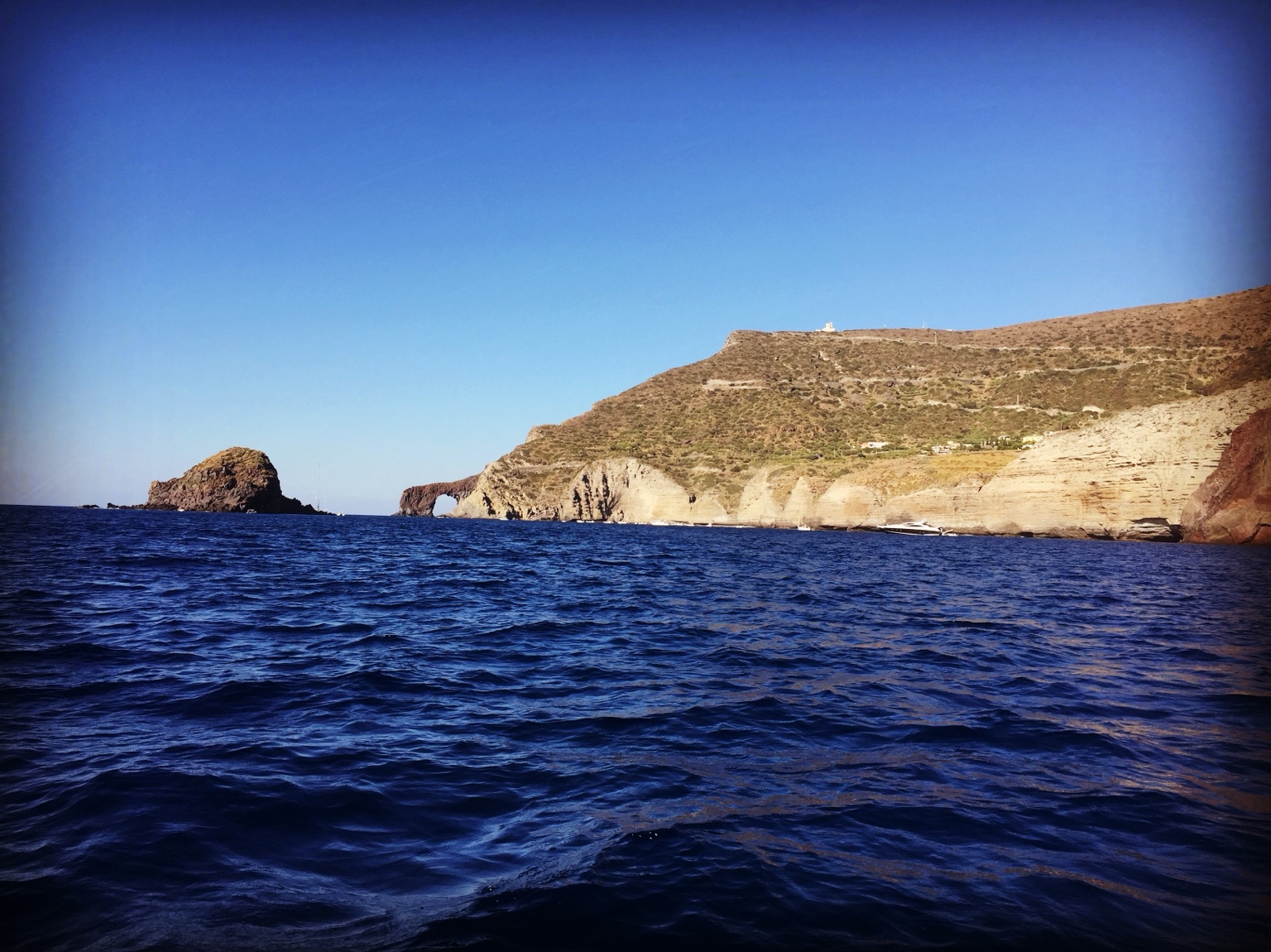 Pollara · la costa dal mare